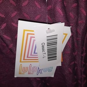 NWT LulaRoe Classic Tee